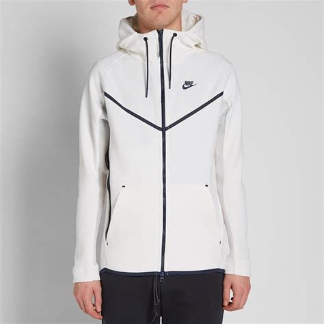 witte nike tech